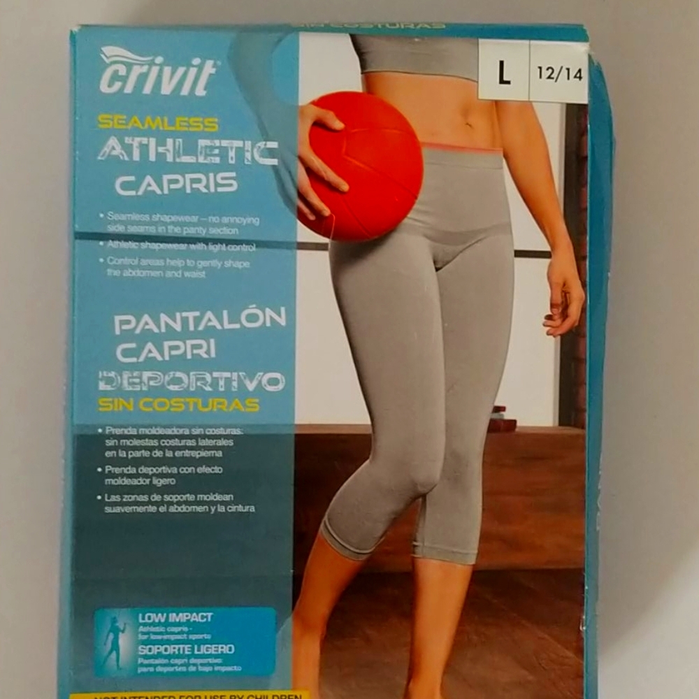 NEW Seamless Athletic Grey Capris - Size L